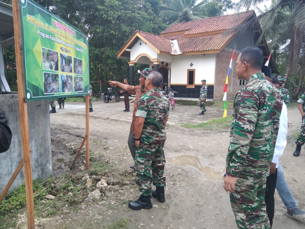 Irdam IV/Diponegoro Tinjau Pelaksanaan Program TMMD Reg Ke-115 di Desa Bulaksarii