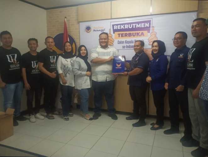 Ulul Azmi Serahkan Formulir Pendaftaran Bakal Calon Wakil Walikota Pekanbaru ke Partai Nasdem Riau