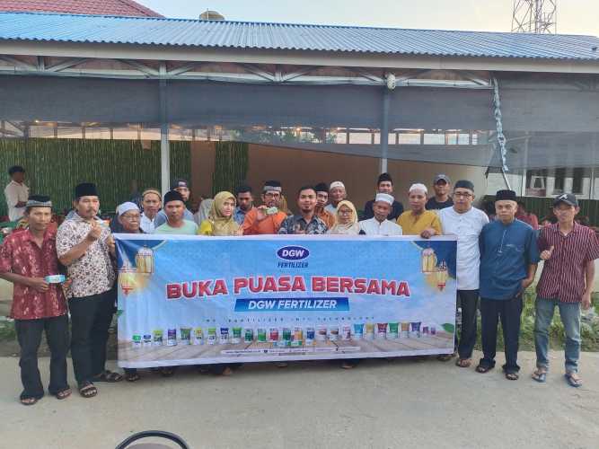 DGW Fertilizer Buka Bersama dengan Kelompok Tani Gemah Ripah dan Lingkar Jaya Sekaligus Sosialisasi Produk Pertanian