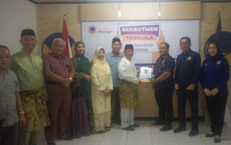 HM Haris Diantar DPD Partai Golkar Kembalikan Formulir Pendaftaran Bakal Calon Gubernur Riau ke Partai Nasdem