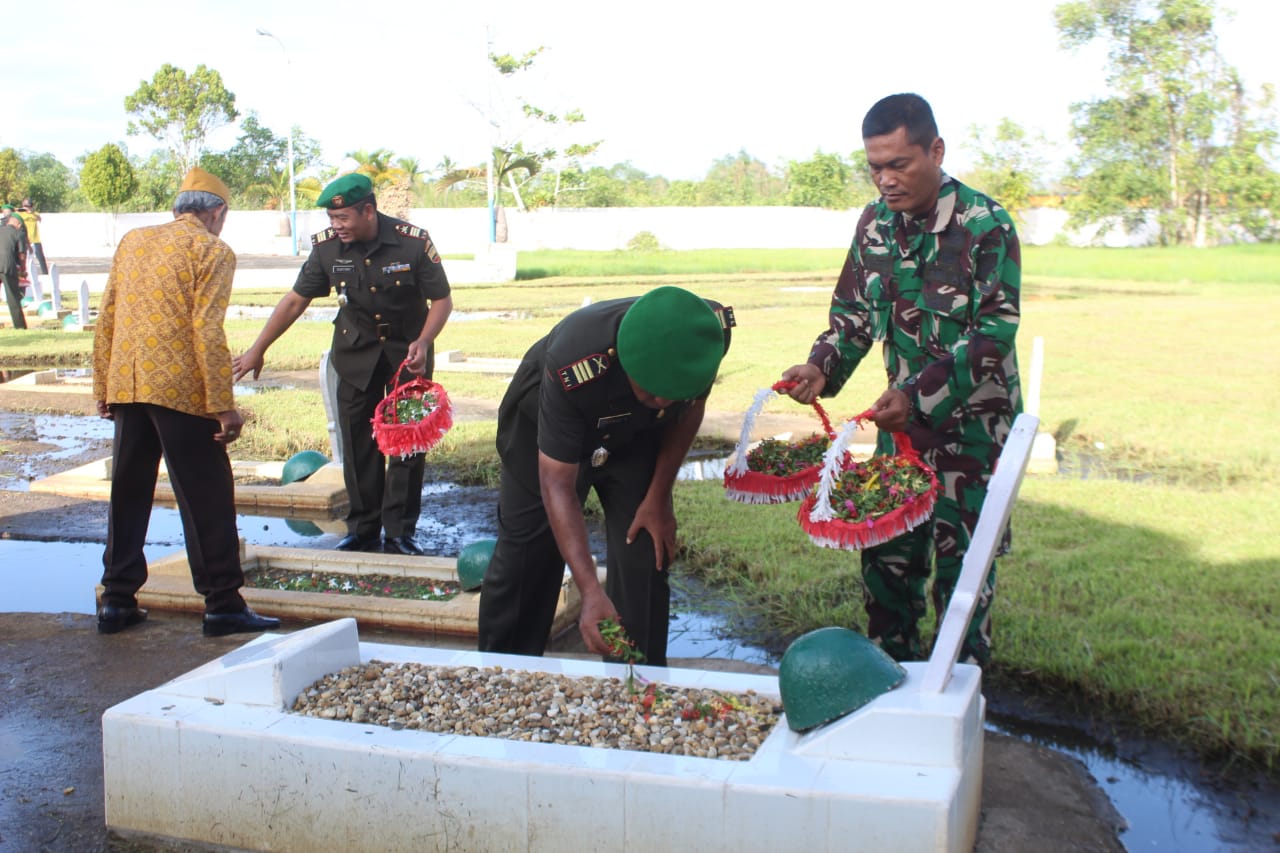 Peringati Hari Juang Kartika TNI -AD Ke -77,Kodim Gelar Ziarah dan Tabur Bunga