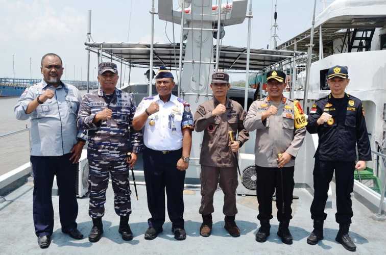 Lanal Dumai Bersama Unsur Maritim Kota Dumai Lakukan Patroli Bersama Jelang Lebaran 1444 H