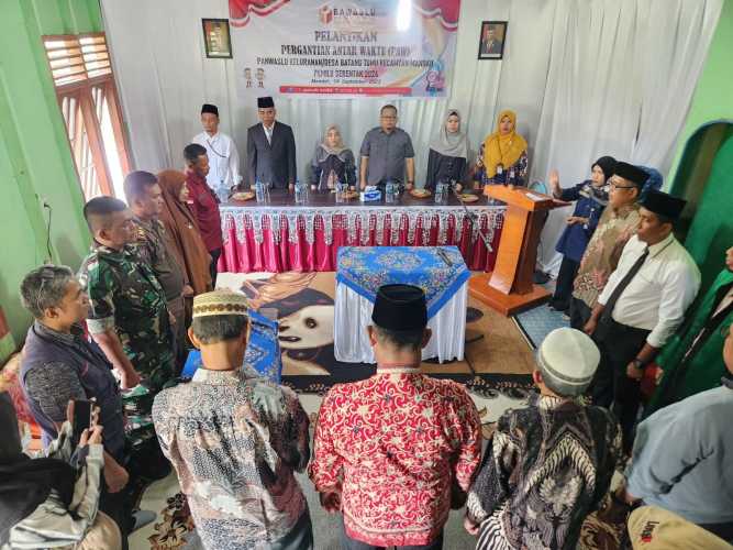 Bawaslu Provinsi Riau dan Inhil Menghadiri Pelantikan PAW Panwaslu Desa Batang Tumu