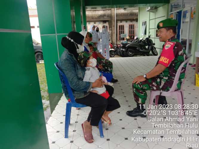 Sertu M.yasin Boyong Warga Kurang Mampu  Berobat ke Poskes Kodim 0314/Inhil
