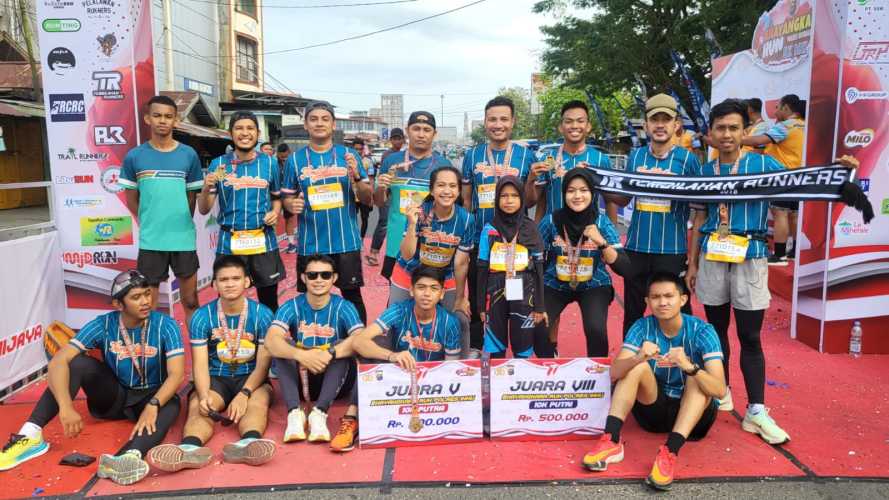 Para pelari dari Komunitas  Tembilahan Runners Team Raih Podium 5 Putra dan Podium 8 Putri Bhayangkara Run 10K Polres Inhu