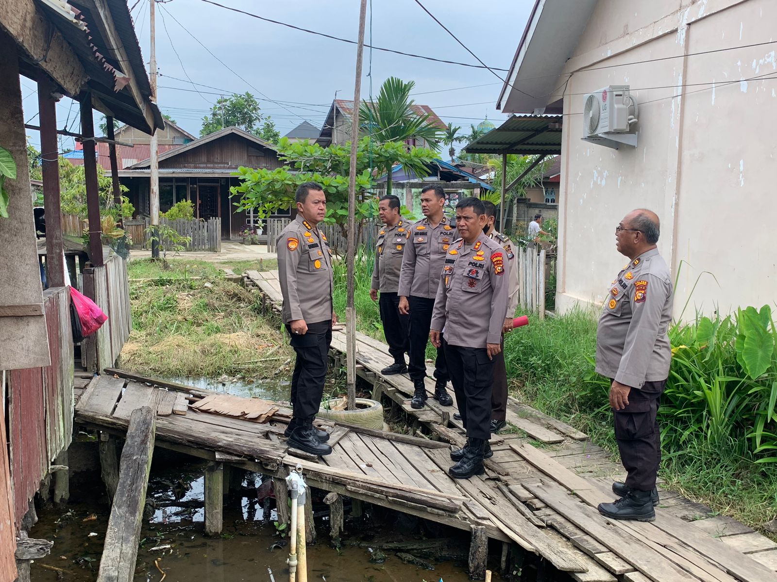 AKBP Norhayat SIK Mendampingi Pejabat Polda Riau dalam Rangka Usulan Pembangunan Asrama Polisi
