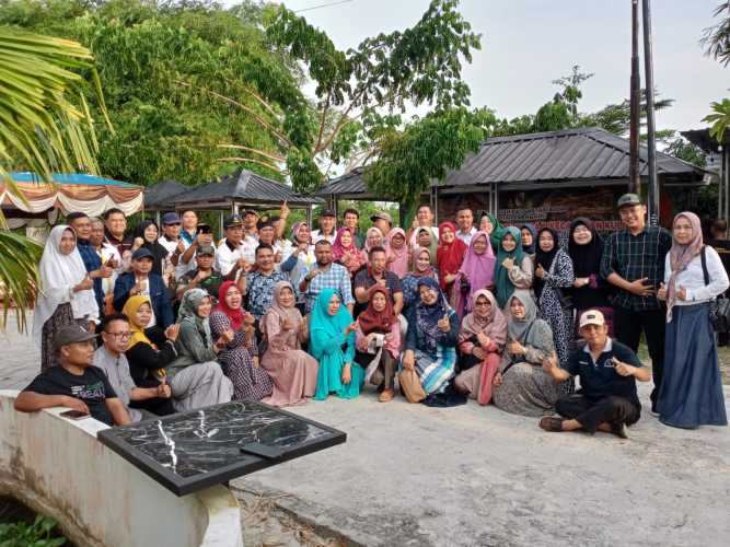 Juarai Festival Lampu Colok Tingkat Provinsi Riau,Pemcam Kulim Gelar Syukuran