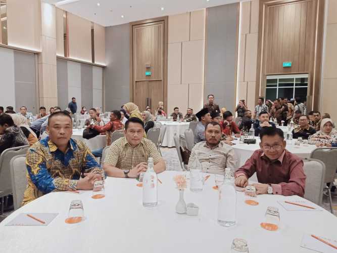 Anggota Bawaslu Inhil Indra, SH.,MH Mengikuti Rakernis  Penyelesaian Sengketa Proses Pemilu di Surabaya