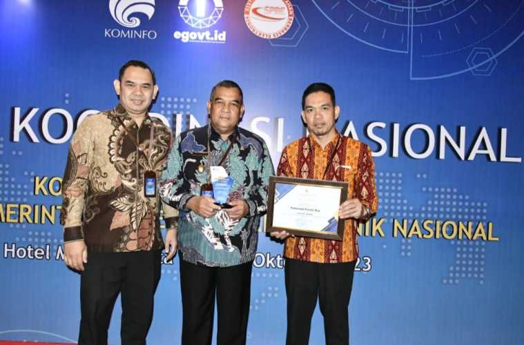 Terbaik Pemanfaatan PDN, Pemprov Riau Terima Penghargaan