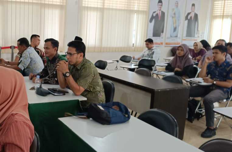 Abus Siraj S.Pt dan Staf Mengikuti Kegiatan Rapat Koordinasi Hubungan Antar Lembaga Bawaslu Se-Provinsi Riau