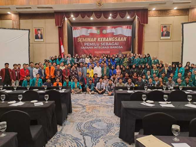 Korpus BEM Se Riau Taja Seminar Kebangsaan *
