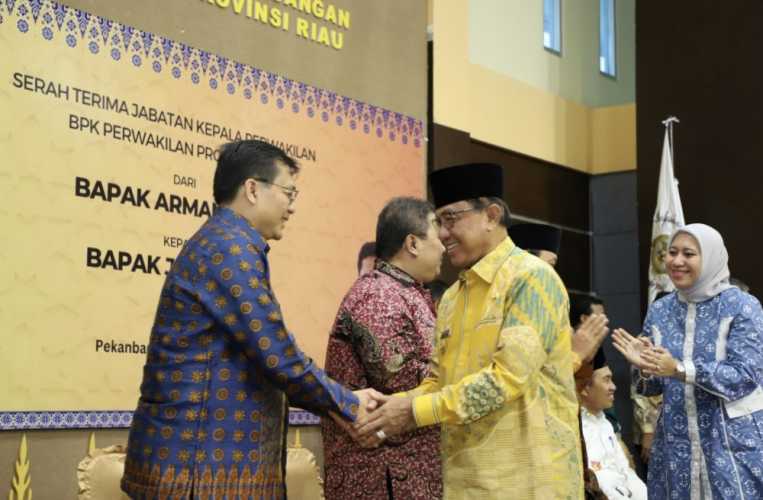 Bupati Inhil HM. Wardan Menghadiri Sertijab Kepala Perwakilan BPK Perwakilan Provinsi  Riau