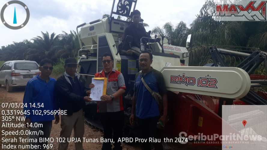 Pemerintah Kab.Inhil Terima 5 Unit Mesin Pemanen Padi dari Provinsi Riau,Pj.Ucapkan Terima Kasih