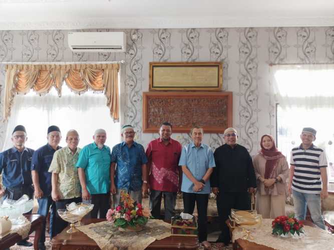 Dikunjungi Kediamannya: H Syamsuar: Terimakasih JMSI Riau, Saya Tidak Bisa Lepas dari Media