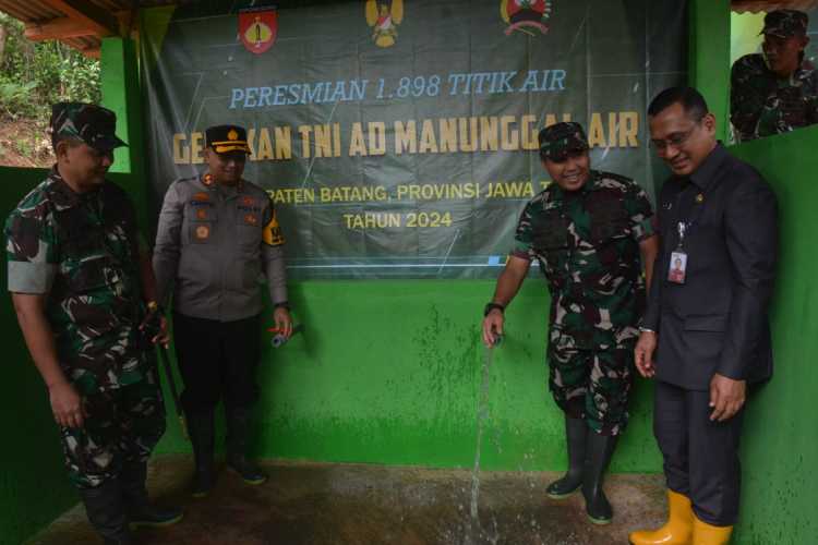 Jajaran Korem 071/Wijayakusuma Bangun 83 Titik Sumber Air Bersih  Untuk Membantu Kesulitan Masyarakat