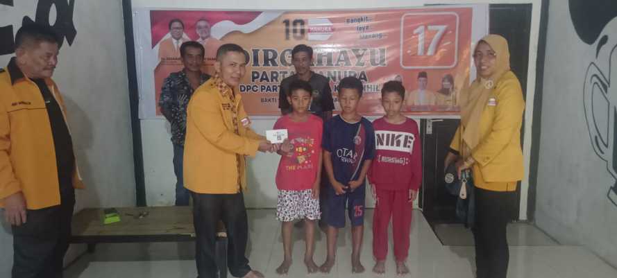 HUT Ke -17, DPC Hanura Inhil Santuni Ratusan Anak Yatim dan Sebarkan Paket Sembako