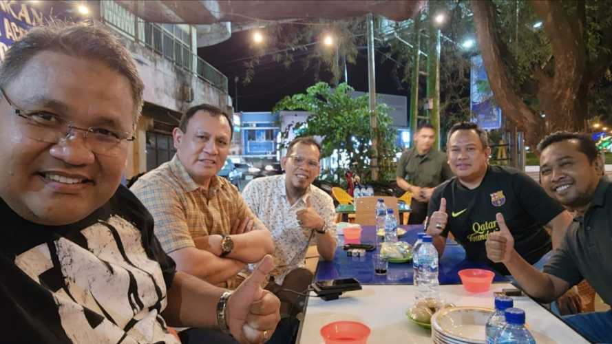 Tak Ada Intimidasi Wartawan, Ketua KPK RI Firli Bahuri di Warkop Sekber Jurnalis Aceh
